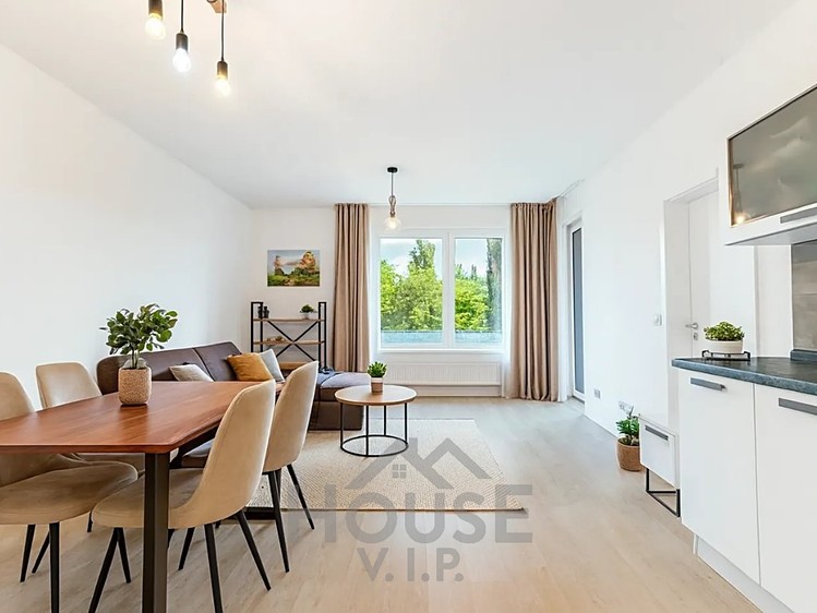 Prodej bytu 4+kk 79 m² (Jednopodlažní) - foto 1
