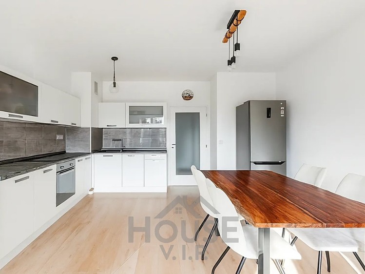 Prodej bytu 4+kk 79 m² (Jednopodlažní) - foto 2