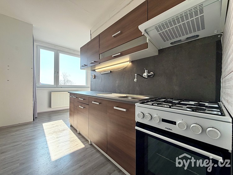 Pronájem bytu 3+1 72 m² - foto 1