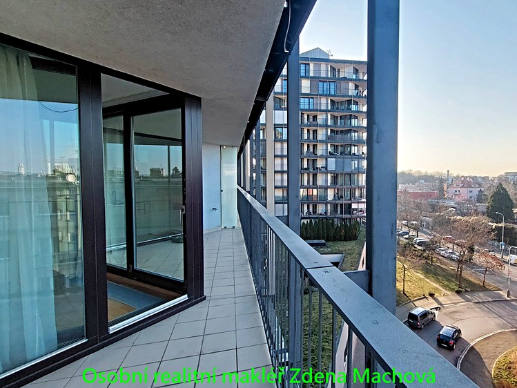 Pronájem bytu 1+kk 38 m² - foto 3
