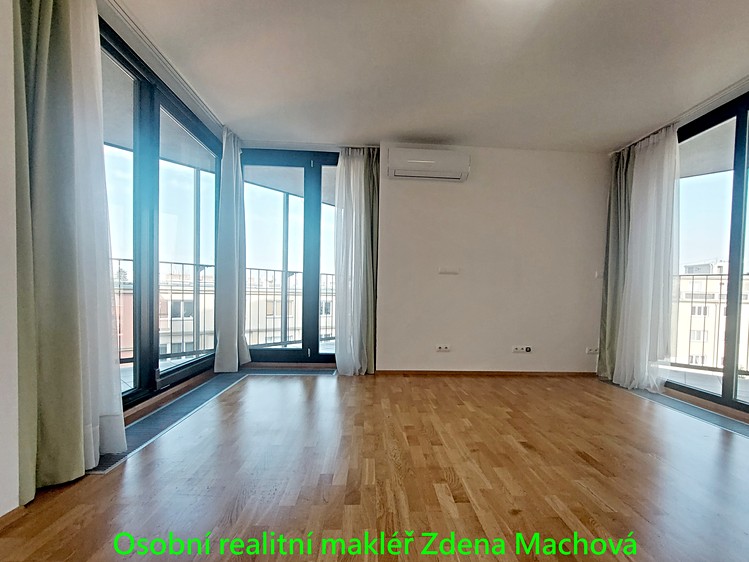 Pronájem bytu 1+kk 38 m² - foto 7