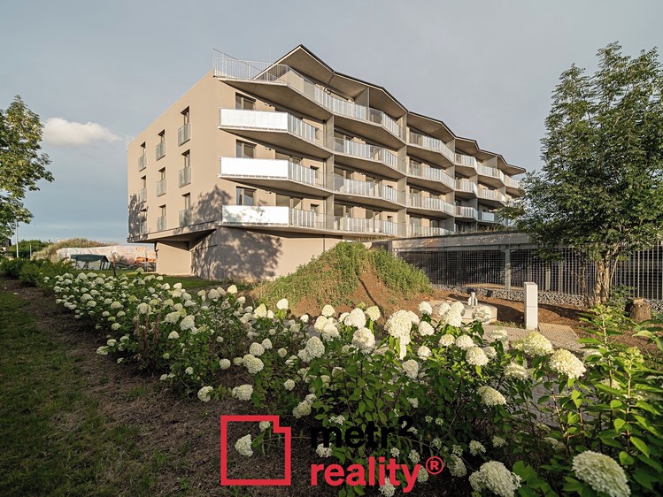 Pronájem bytu 2+kk 65 m² - foto 2