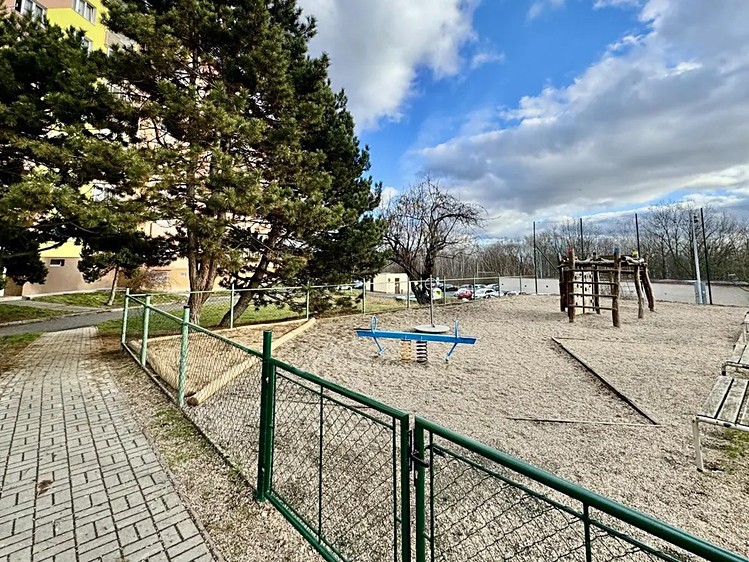 Pronájem bytu 2+1 60 m² - foto 5