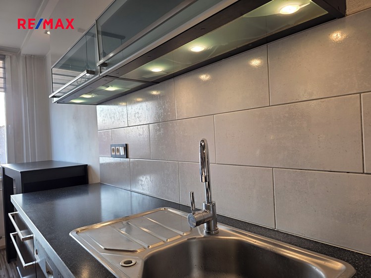 Pronájem bytu 3+1 69 m² - foto 5