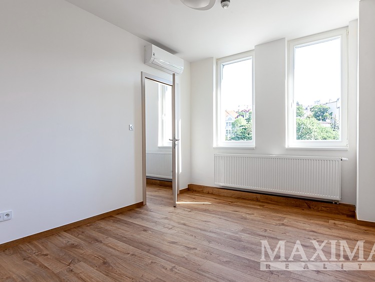 Pronájem bytu 3+kk 60 m² - foto 2
