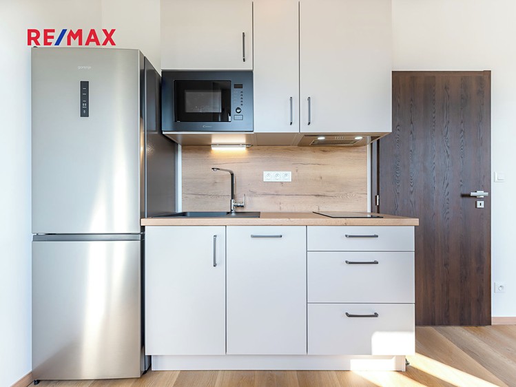 Pronájem bytu 1+kk 27 m² - foto 2
