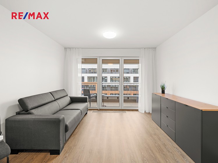 Pronájem bytu 1+kk 33 m² - foto 2