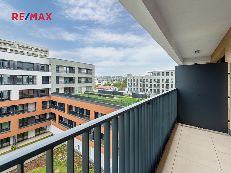Pronájem bytu 1+kk 33 m² - foto 5