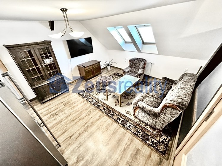 Pronájem bytu 3+1 92 m² - foto 2