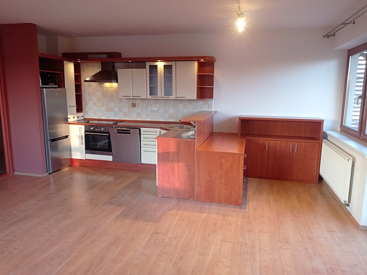 Pronájem bytu 3+kk 72 m² - foto 3