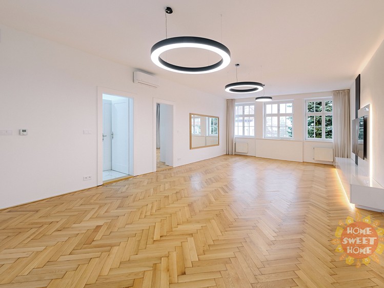 Pronájem bytu 3+1 137 m² - foto 1