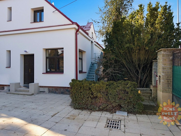 Pronájem bytu 4+kk 71 m² - foto 1