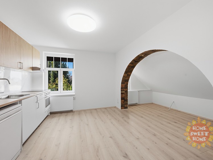 Pronájem bytu 4+kk 71 m² - foto 3