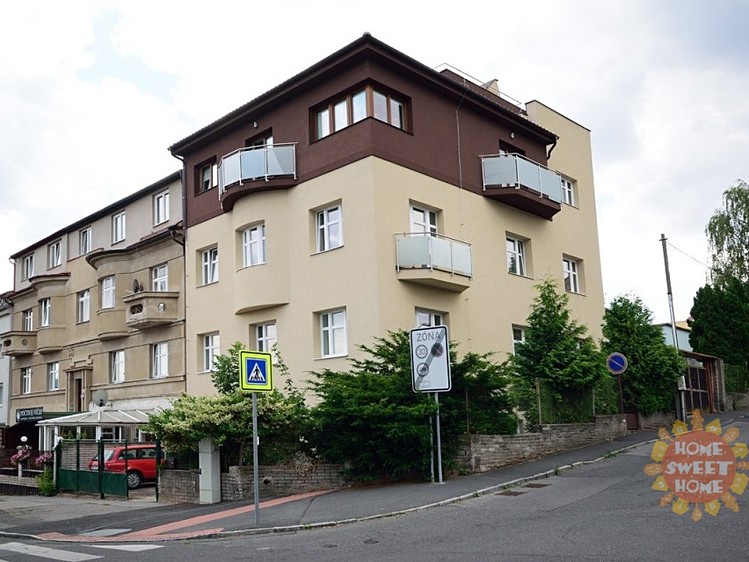 Pronájem bytu 3+kk 67 m² - foto 1