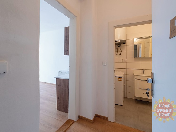 Pronájem bytu 1+kk 22 m² - foto 4