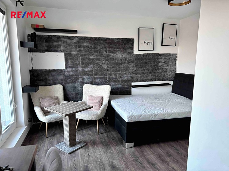 Pronájem bytu 1+kk 32 m² - foto 3