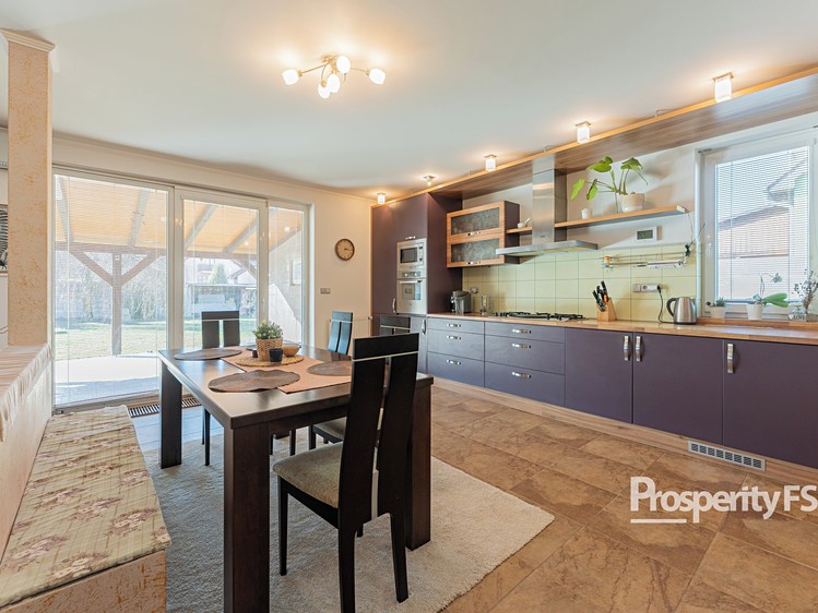 Prodej rodinného domu 169 m², pozemek 1 152 m² - foto 5