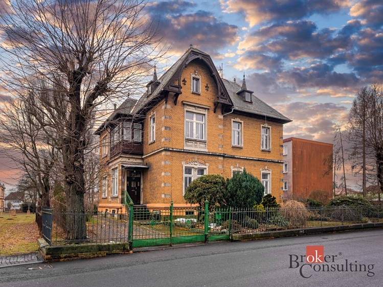 Prodej rodinného domu 262 m², pozemek 1 552 m² - foto 1