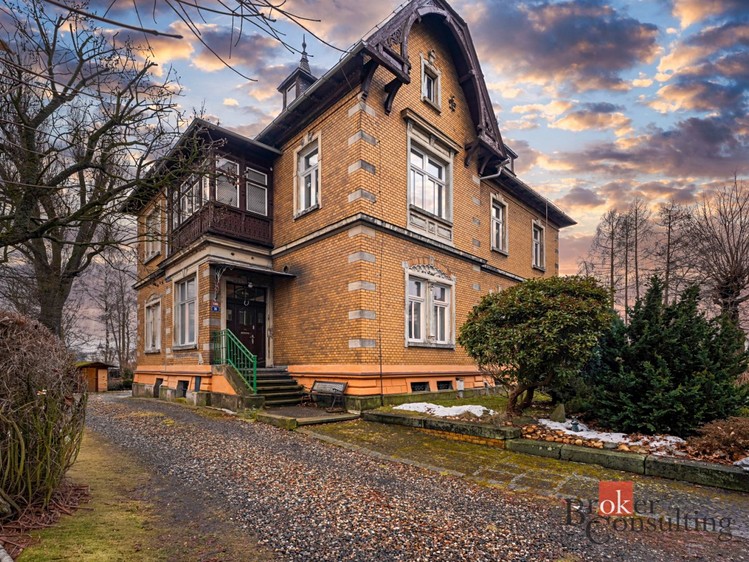 Prodej rodinného domu 262 m², pozemek 1 552 m² - foto 6