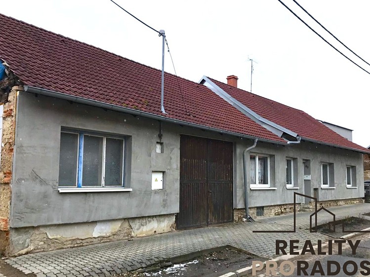 Prodej rodinného domu 200 m², pozemek 791 m² - foto 1