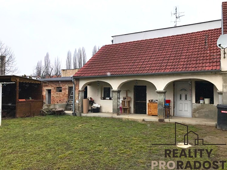 Prodej rodinného domu 200 m², pozemek 791 m² - foto 2