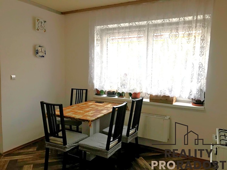 Prodej rodinného domu 200 m², pozemek 791 m² - foto 6