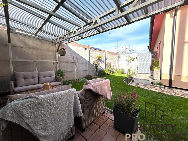 Prodej rodinného domu 160 m², pozemek 217 m² - foto 3