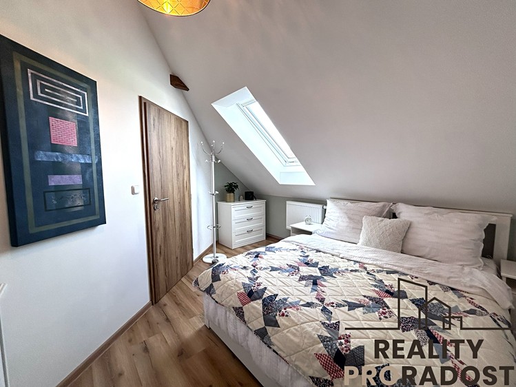 Prodej rodinného domu 160 m², pozemek 217 m² - foto 8