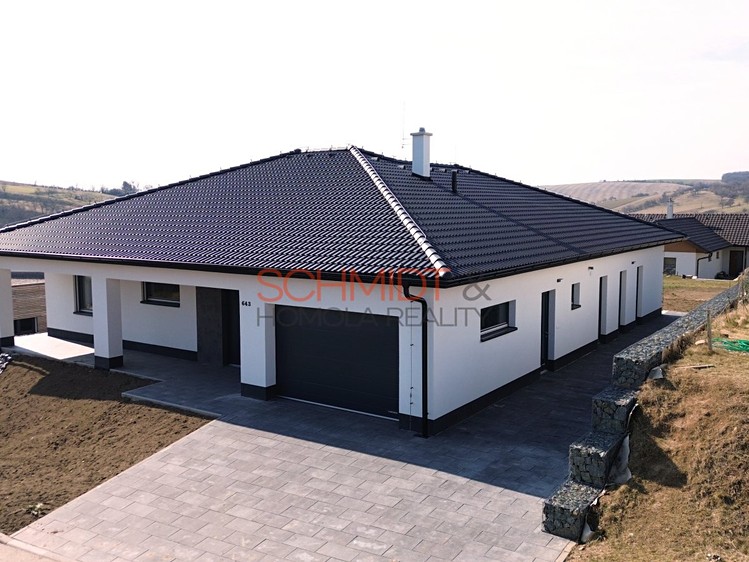 Prodej rodinného domu 196 m², pozemek 748 m² - foto 4