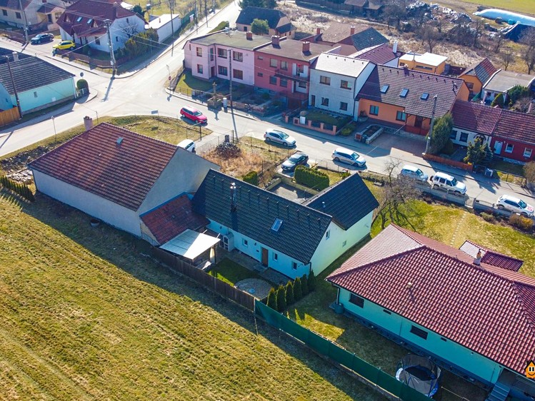Prodej rodinného domu 147 m², pozemek 457 m² - foto 2