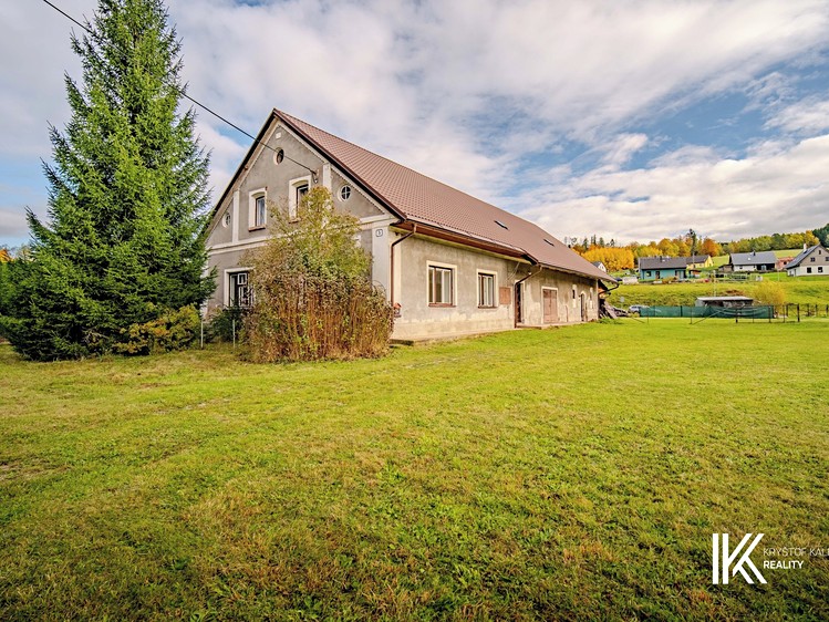 Prodej rodinného domu 218 m², pozemek 1 364 m² - foto 1