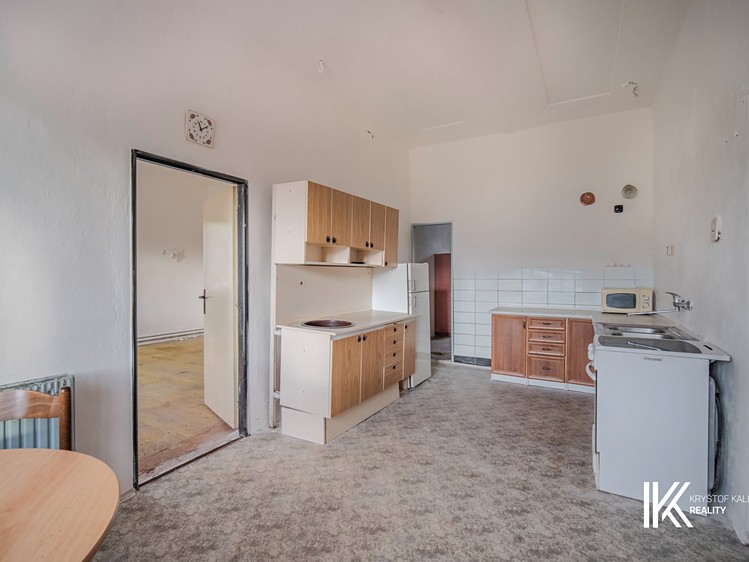 Prodej rodinného domu 218 m², pozemek 1 364 m² - foto 3