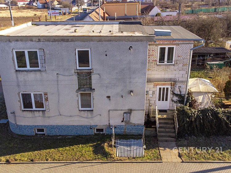 Prodej vícegeneračního domu 240 m², pozemek 831 m² - foto 3