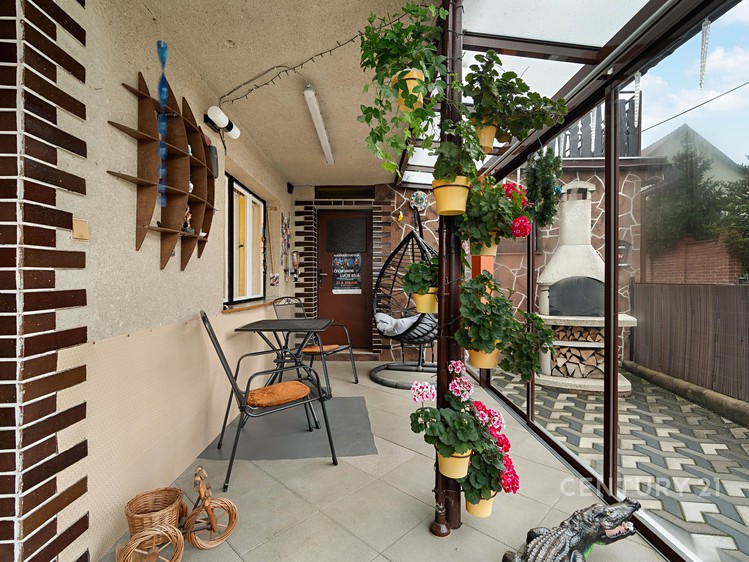 Prodej rodinného domu 221 m², pozemek 293 m² - foto 5