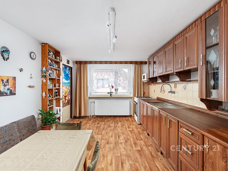 Prodej rodinného domu 221 m², pozemek 293 m² - foto 6