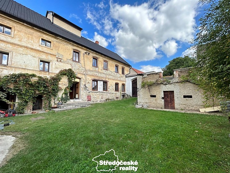 Prodej rodinného domu 190 m², pozemek 662 m² - foto 2