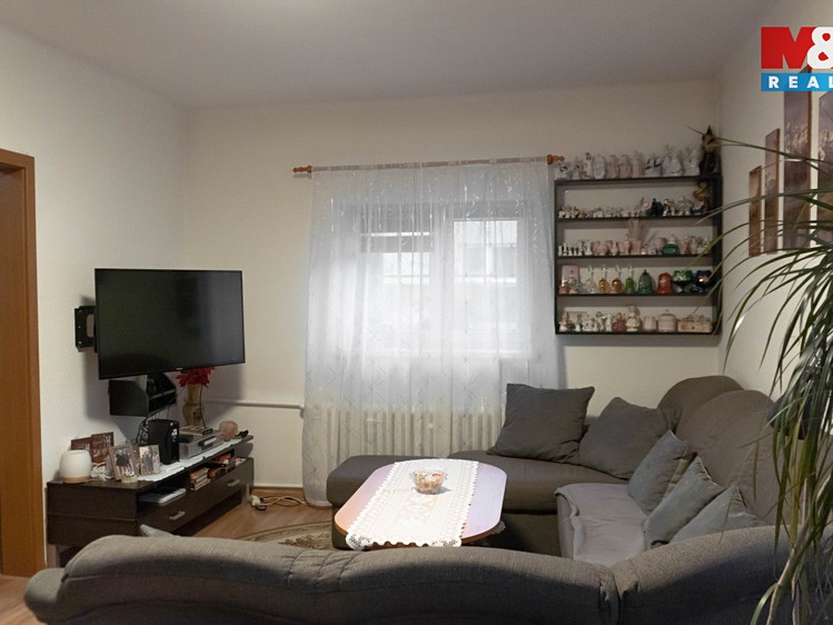 Prodej rodinného domu 198 m², pozemek 821 m² - foto 3