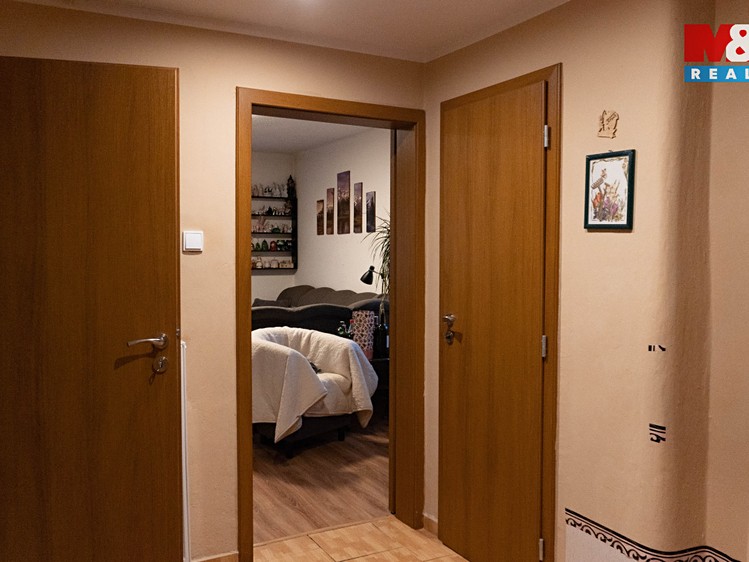 Prodej rodinného domu 198 m², pozemek 821 m² - foto 6