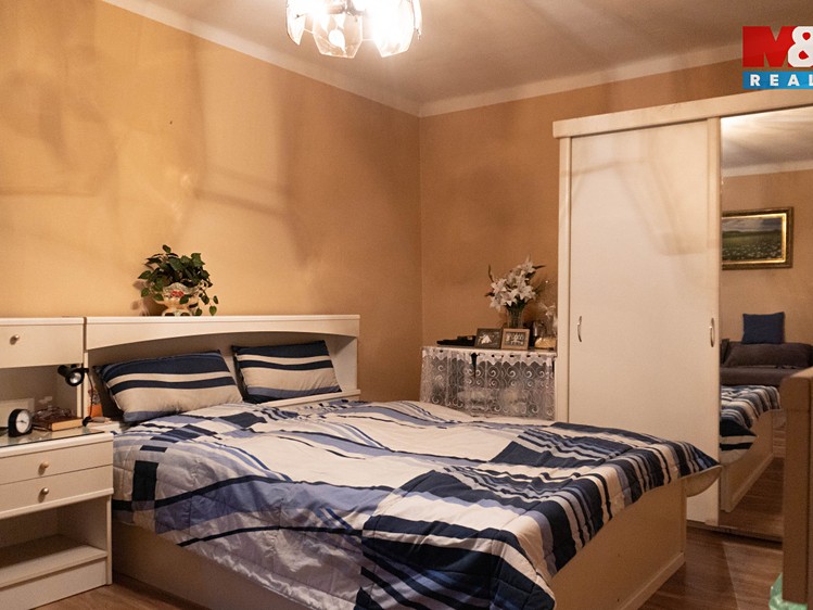 Prodej rodinného domu 198 m², pozemek 821 m² - foto 7