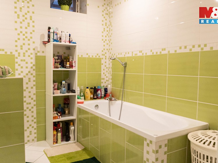 Prodej rodinného domu 198 m², pozemek 821 m² - foto 8
