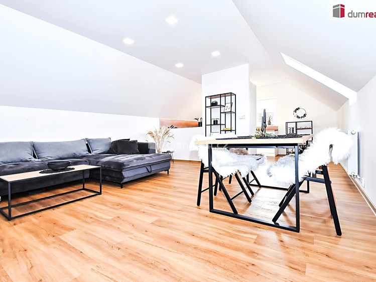 Prodej  rodinného domu 210 m², pozemek 1 322 m² - foto 4