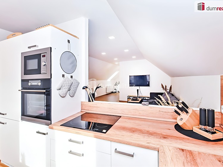 Prodej  rodinného domu 210 m², pozemek 1 322 m² - foto 5