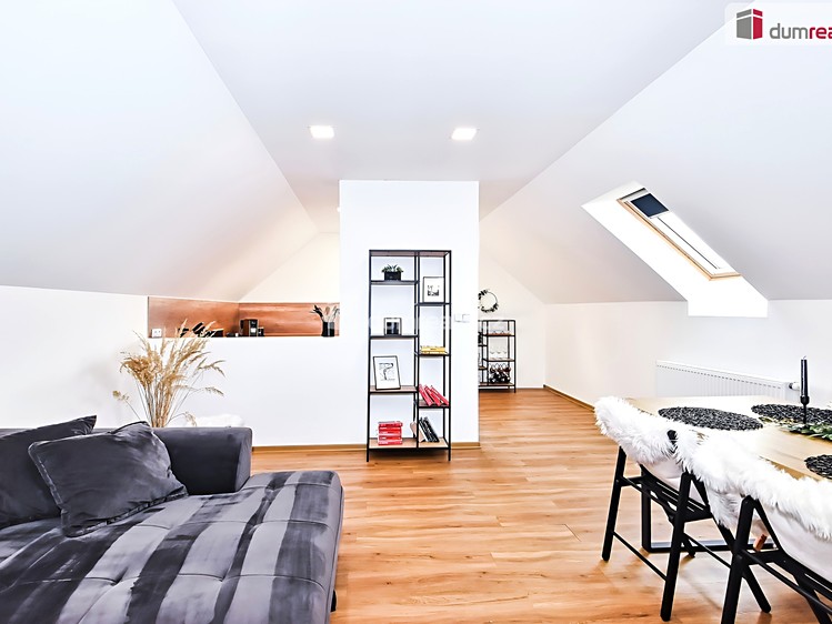 Prodej  rodinného domu 210 m², pozemek 1 322 m² - foto 7