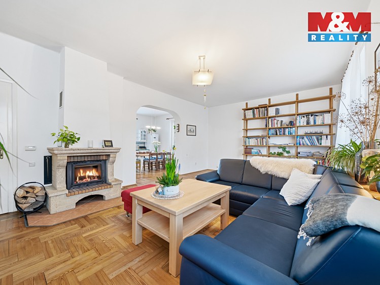 Prodej rodinného domu 182 m², pozemek 1 217 m² - foto 4