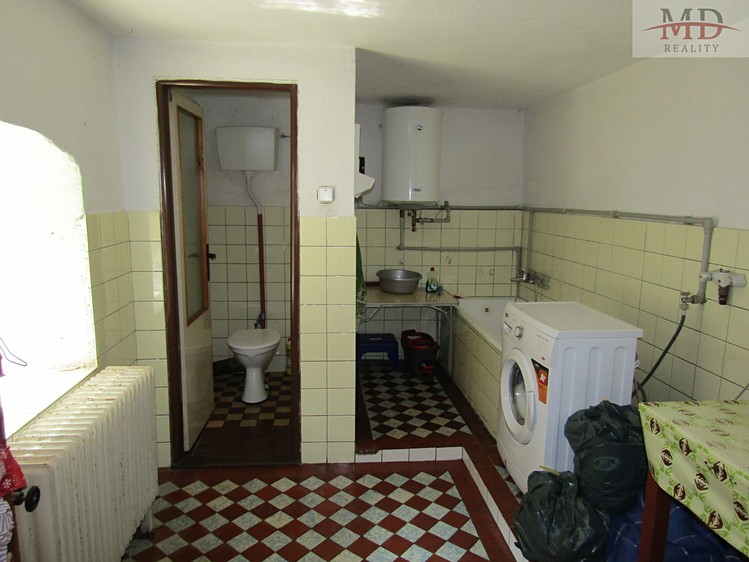 Prodej rodinného domu 270 m², pozemek 2 324 m² - foto 6