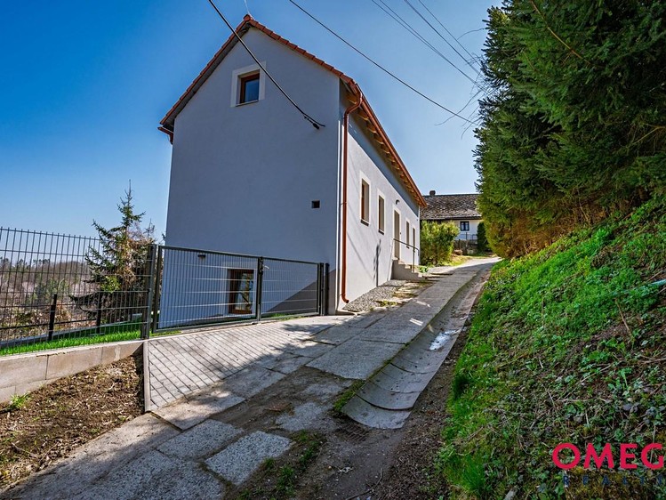 Prodej rodinného domu 144 m², pozemek 364 m² - foto 2