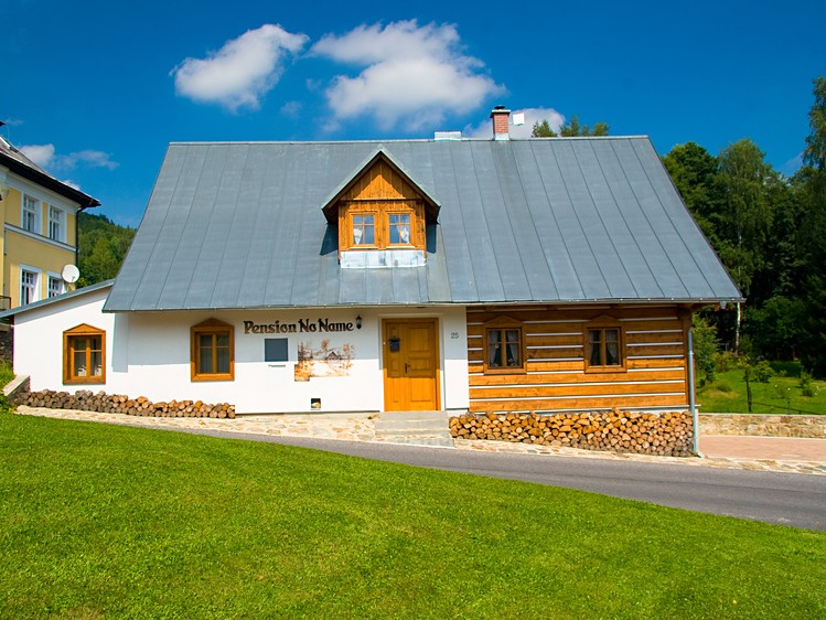 Prodej rodinného domu 228 m², pozemek 507 m² - foto 1