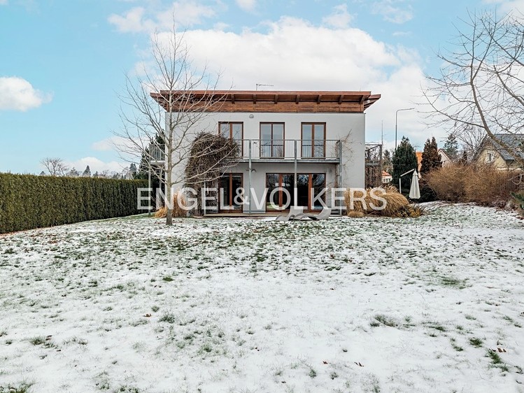 Prodej rodinného domu 383 m², pozemek 1 750 m² - foto 1