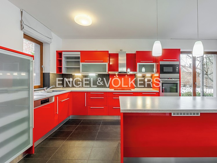 Prodej rodinného domu 383 m², pozemek 1 750 m² - foto 3