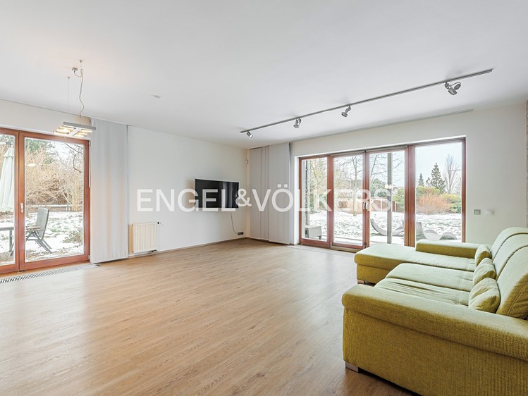 Prodej rodinného domu 383 m², pozemek 1 750 m² - foto 4